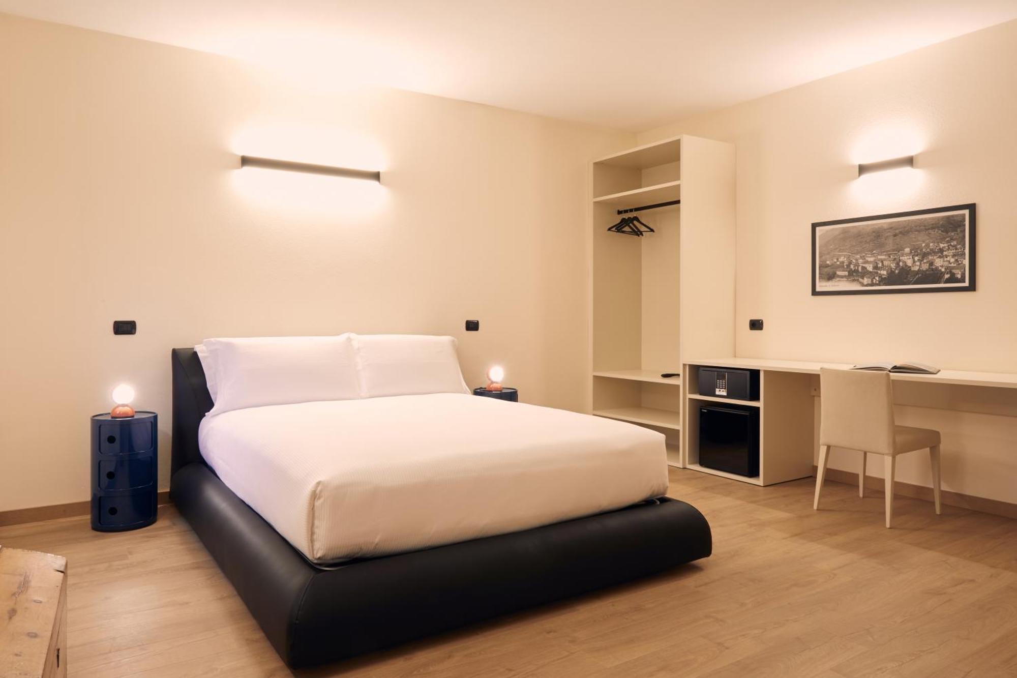 Bed and Breakfast Le Corti Dei Sassi Berbenno di Valtellina Pokoj fotografie