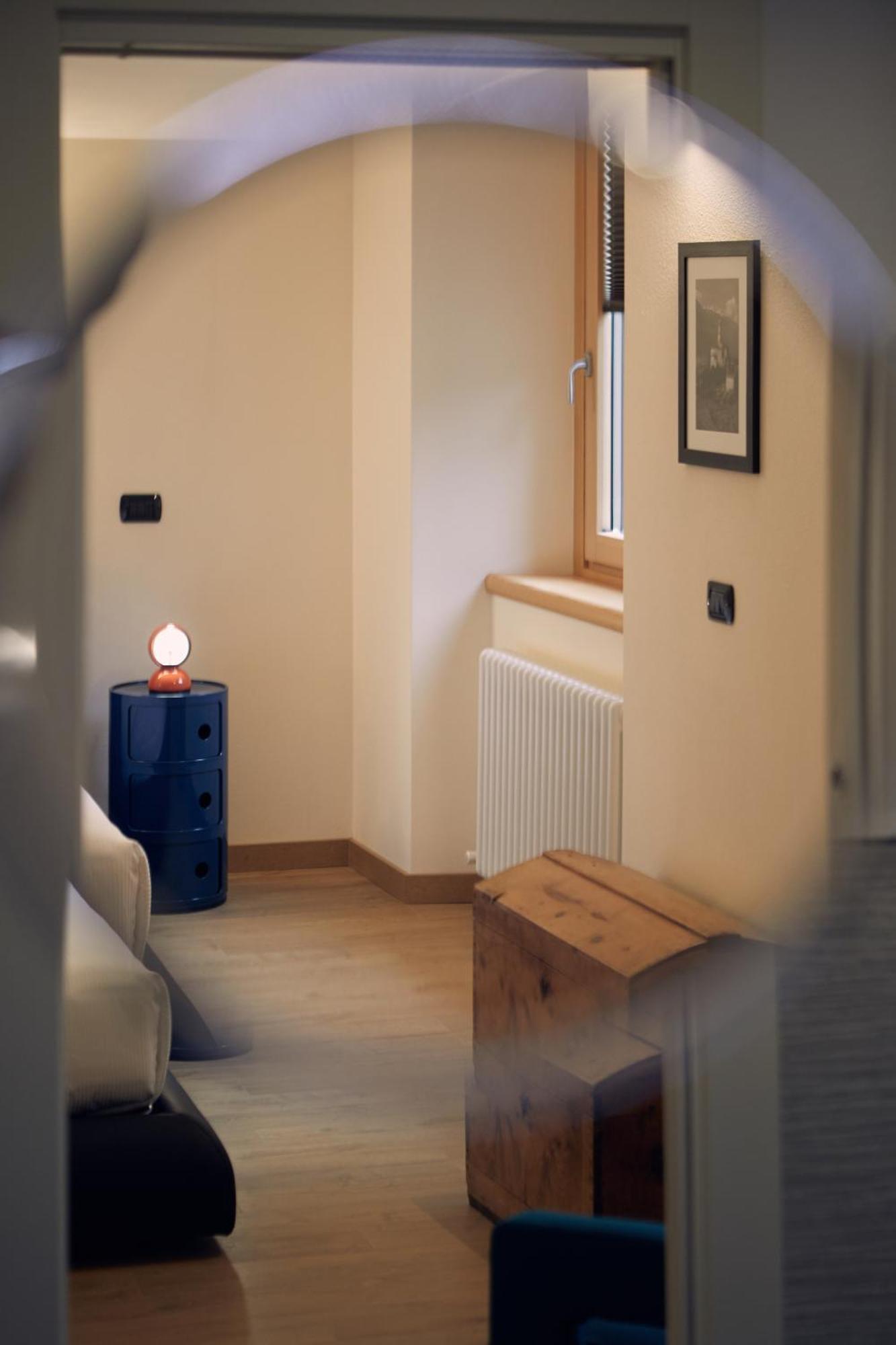 Bed and Breakfast Le Corti Dei Sassi Berbenno di Valtellina Pokoj fotografie