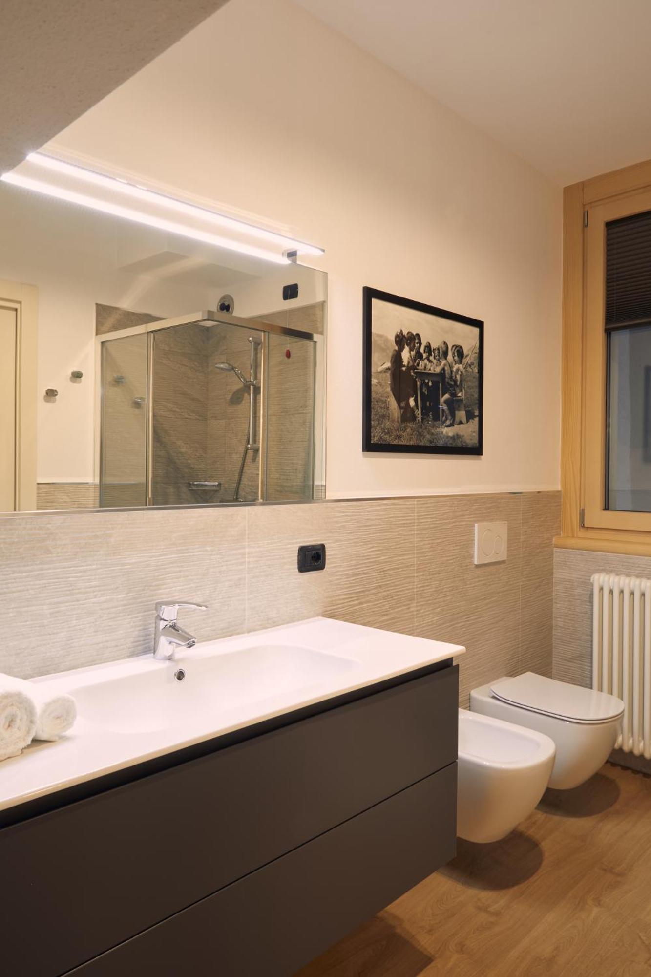 Bed and Breakfast Le Corti Dei Sassi Berbenno di Valtellina Pokoj fotografie